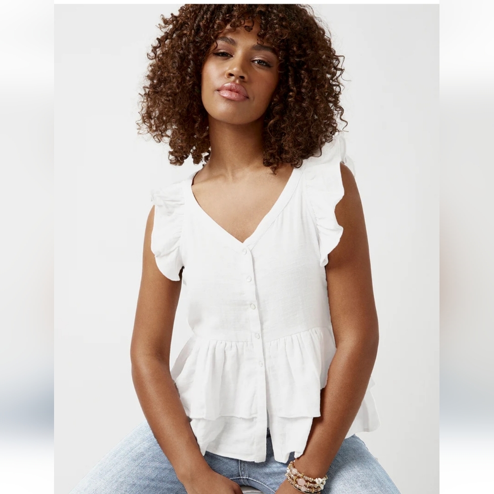 NEW Buttoned blouse - Picture 2 of 8